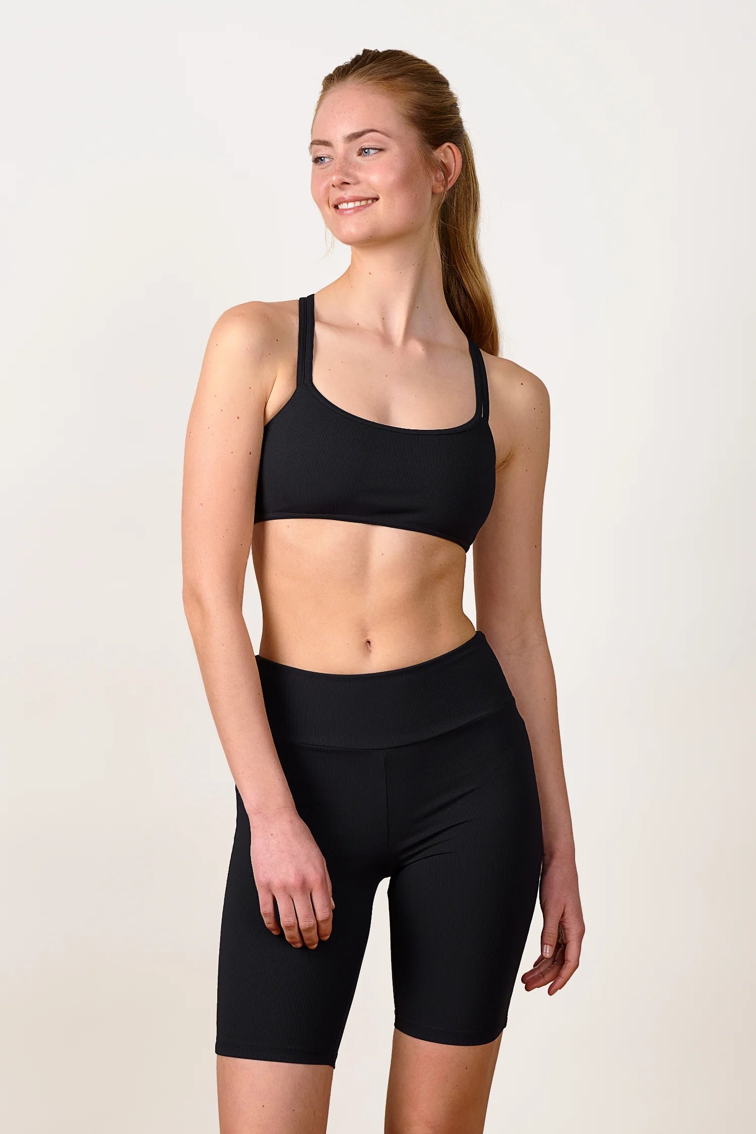 mymarini-sunny-top-bikini-oberteil-mit-ripp-struktur-und-spaghetti-tr-gern image 3