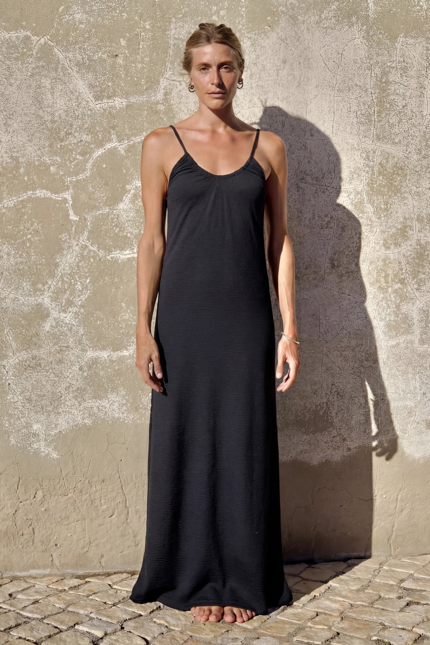 mymarini-vacation-dress-schwarzes-midi-sommerkleid-mit-schlitz image 1