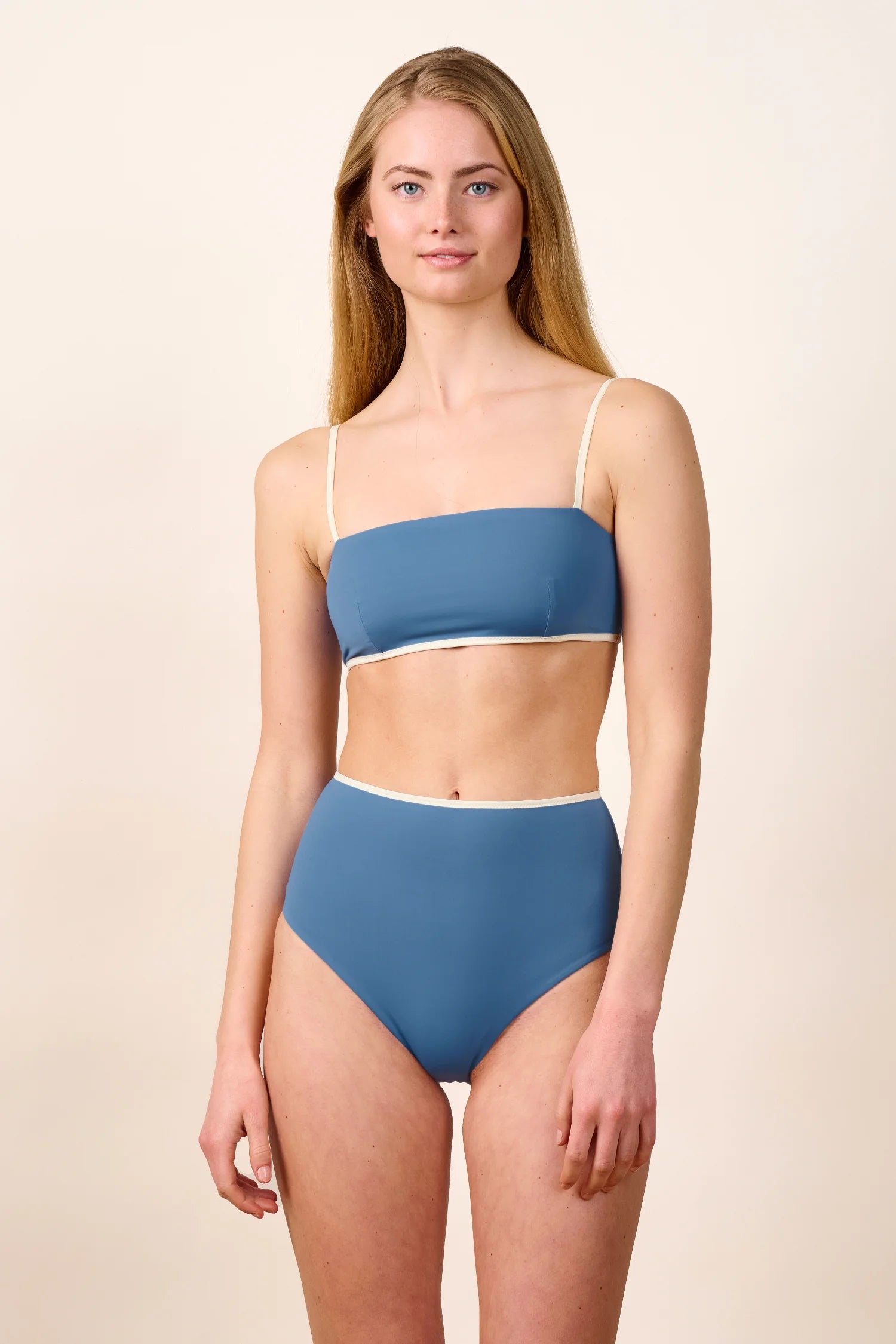 mymarini-highwaist-shorts-memories-bikinihose-high-cut-wendbar image 2