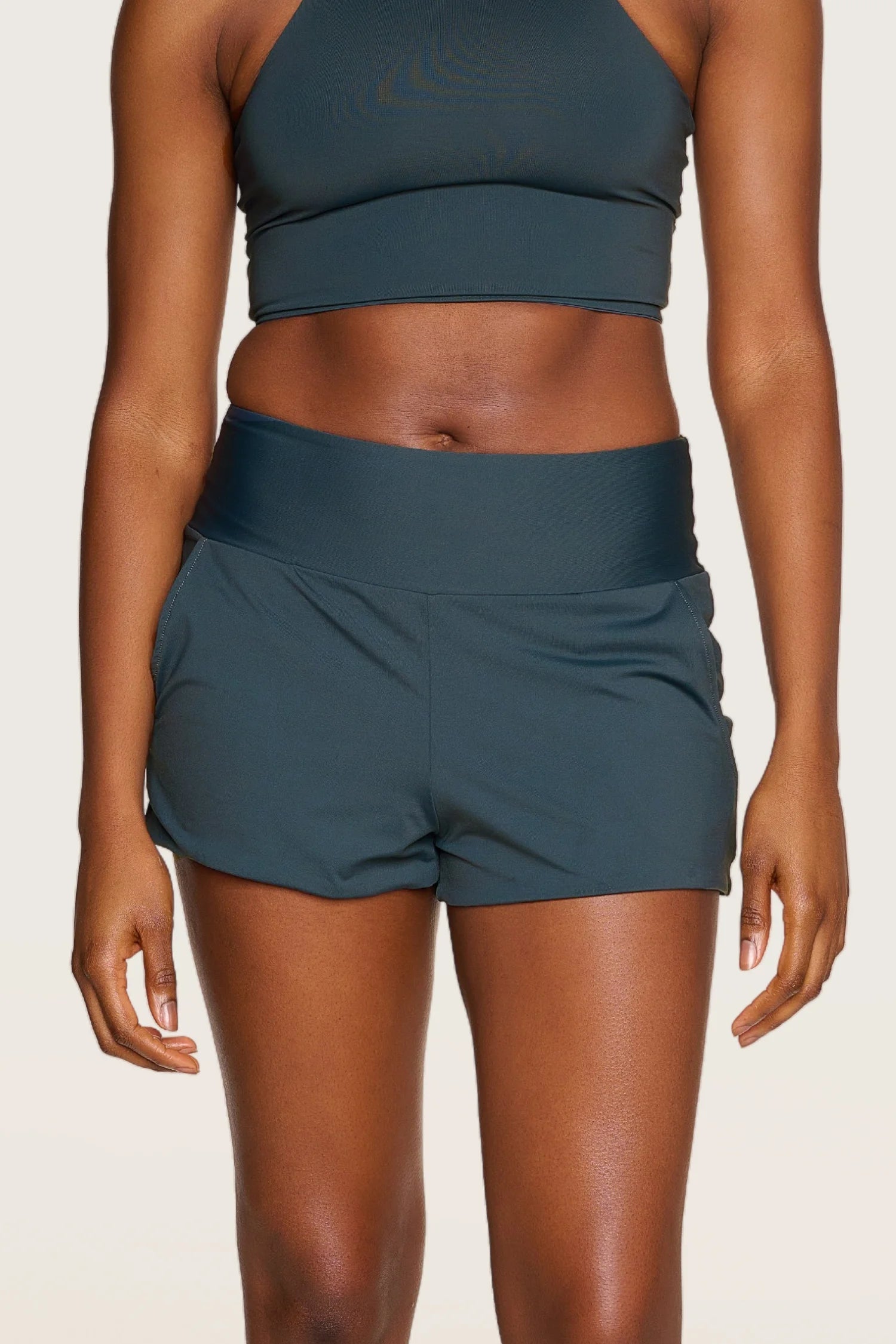 mymarini-loose-shorts-classics-aktive-shorts-mit-taschen-black-grey image 5