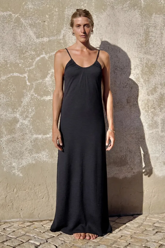 mymarini-vacation-dress-schwarzes-midi-sommerkleid-mit-schlitz image 1