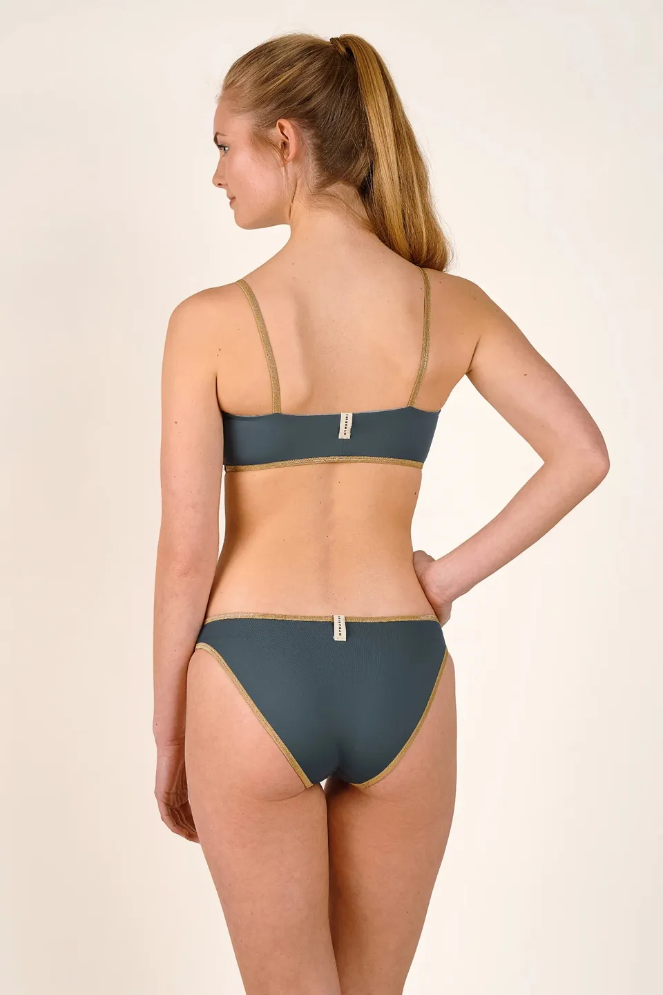 mymarini-pants-classic-shine-bikini-hose-klassische-hose-mit-mittelhohem-beinaus image 1