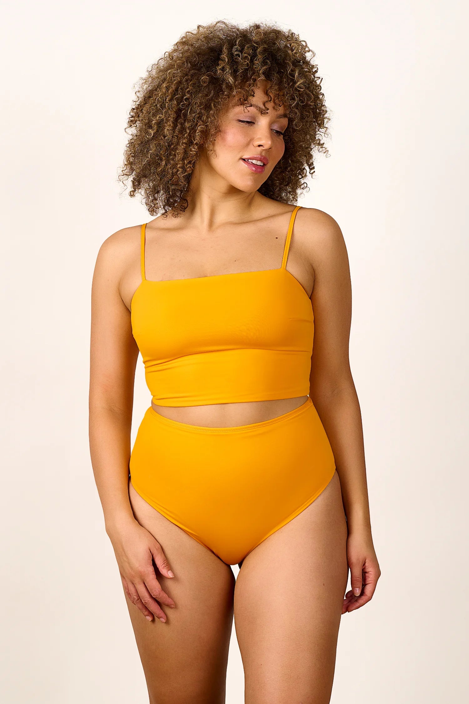 mymarini-highwaist-shorts-soleil-high-waist-bikinihose-mit-high-cut-bein image 4
