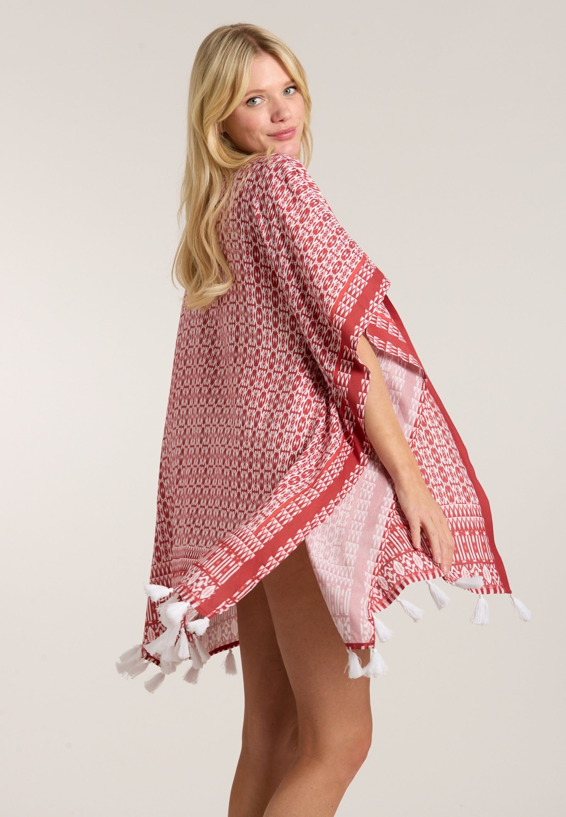 olympia-ethno-beach-cape-strandponcho-berwurf-mit-ikat-print-und-quasten image 8