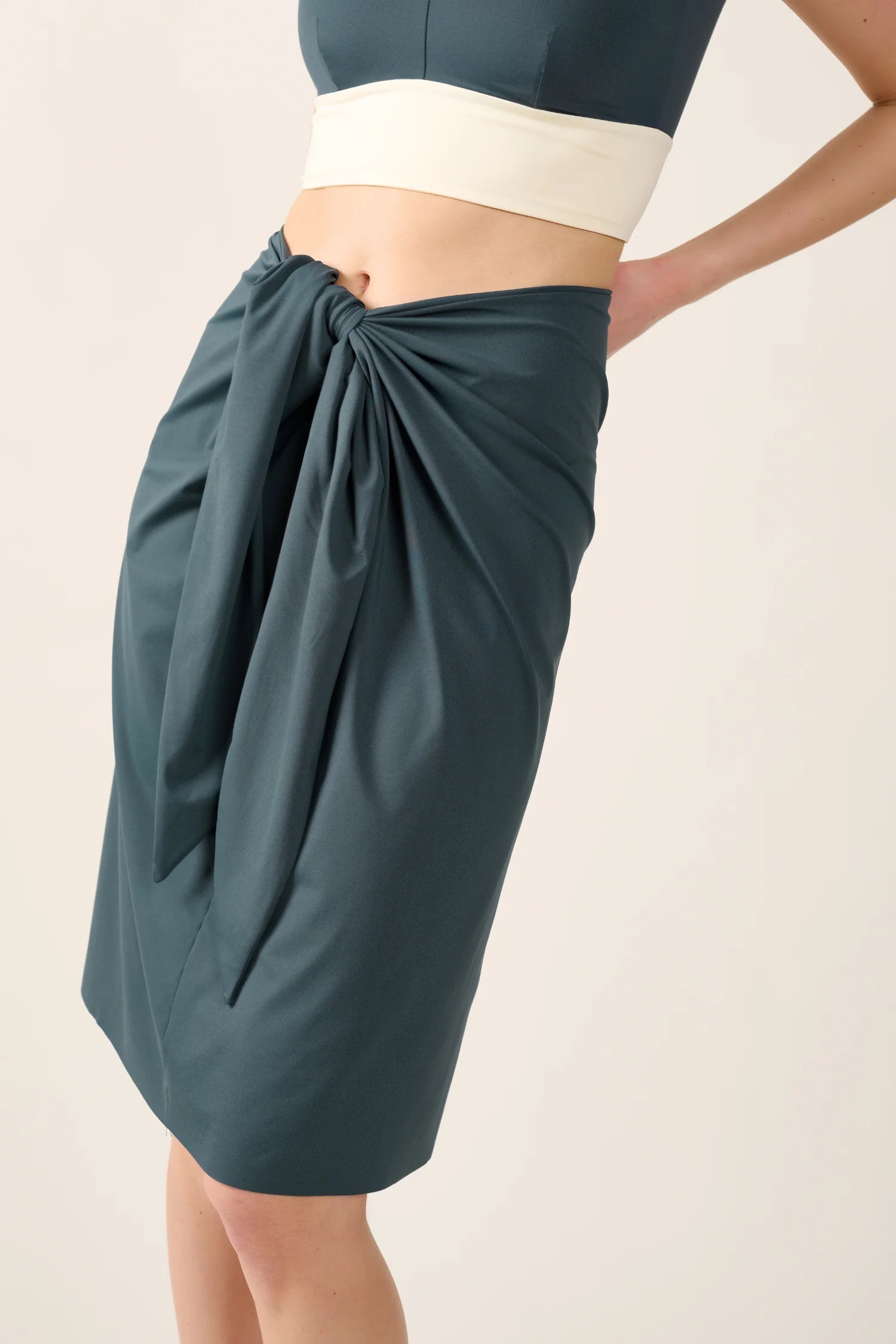 mymarini-allday-pareo-classics-strandtuch-rock-5-stylings-schwarz-grau-navy-wei image 2