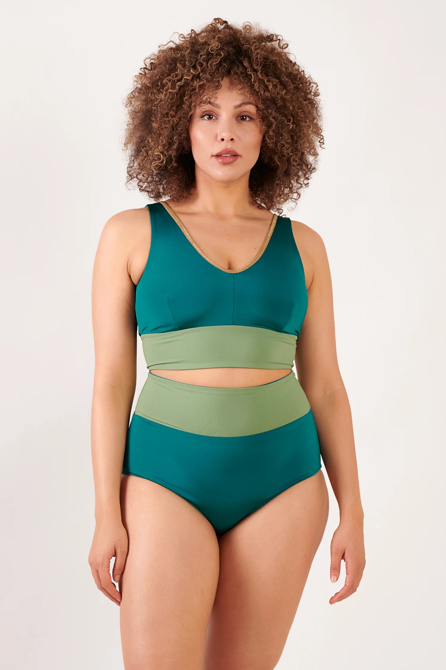 mymarini-yoga-top-shine-bikinitop-mit-v-ausschnitt-und-goldtrim-l-nger-geschnitt image 8