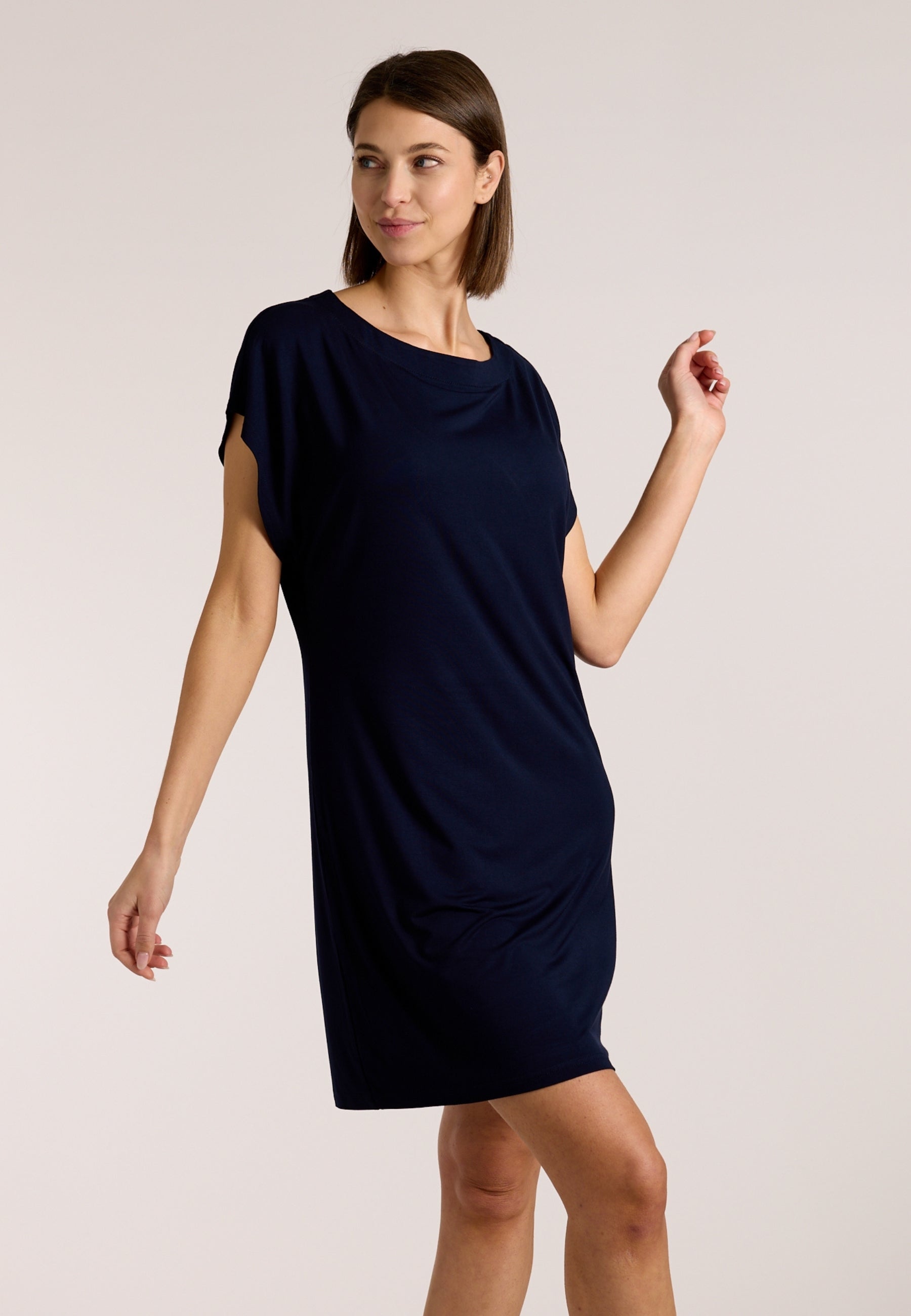 sunmarin-midnight-oversized-strandshirt-in-navy image 8