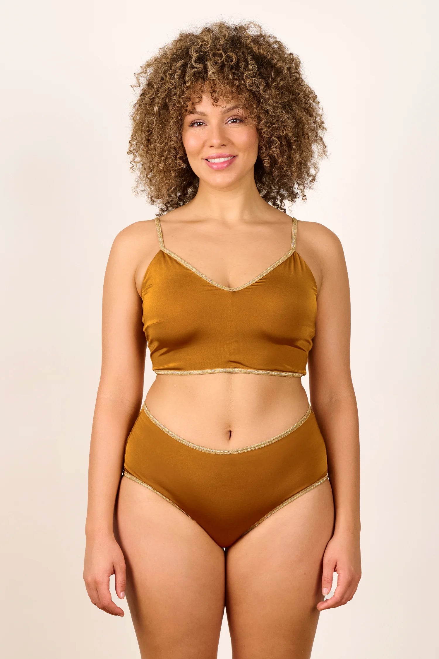mymarini-shorts-shine-memories-bikini-hose-hipster-mit-mid-rise-und-gold-trim-pi image 4