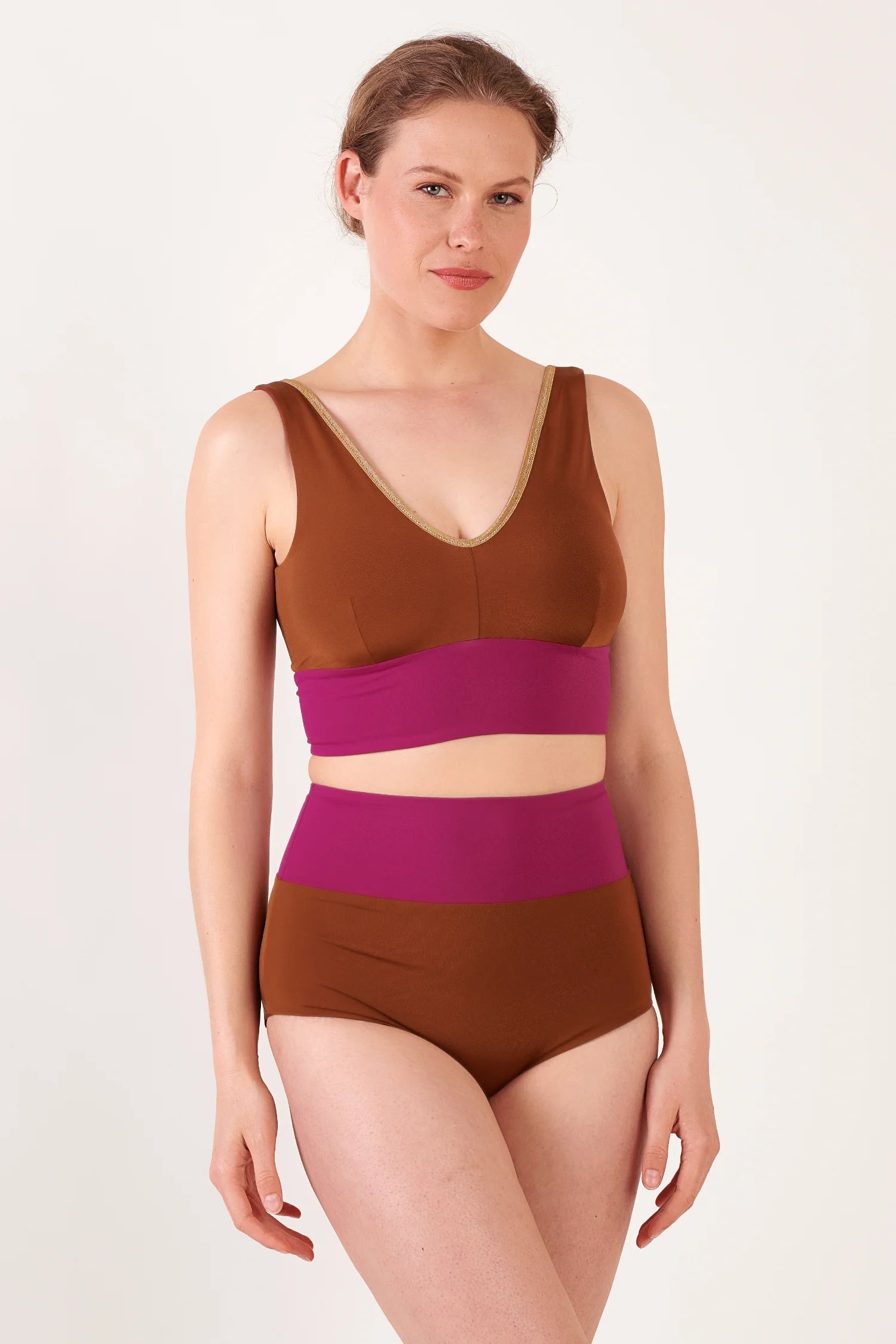 mymarini-yoga-top-shine-bikinitop-mit-v-ausschnitt-und-goldtrim-l-nger-geschnitt image 3
