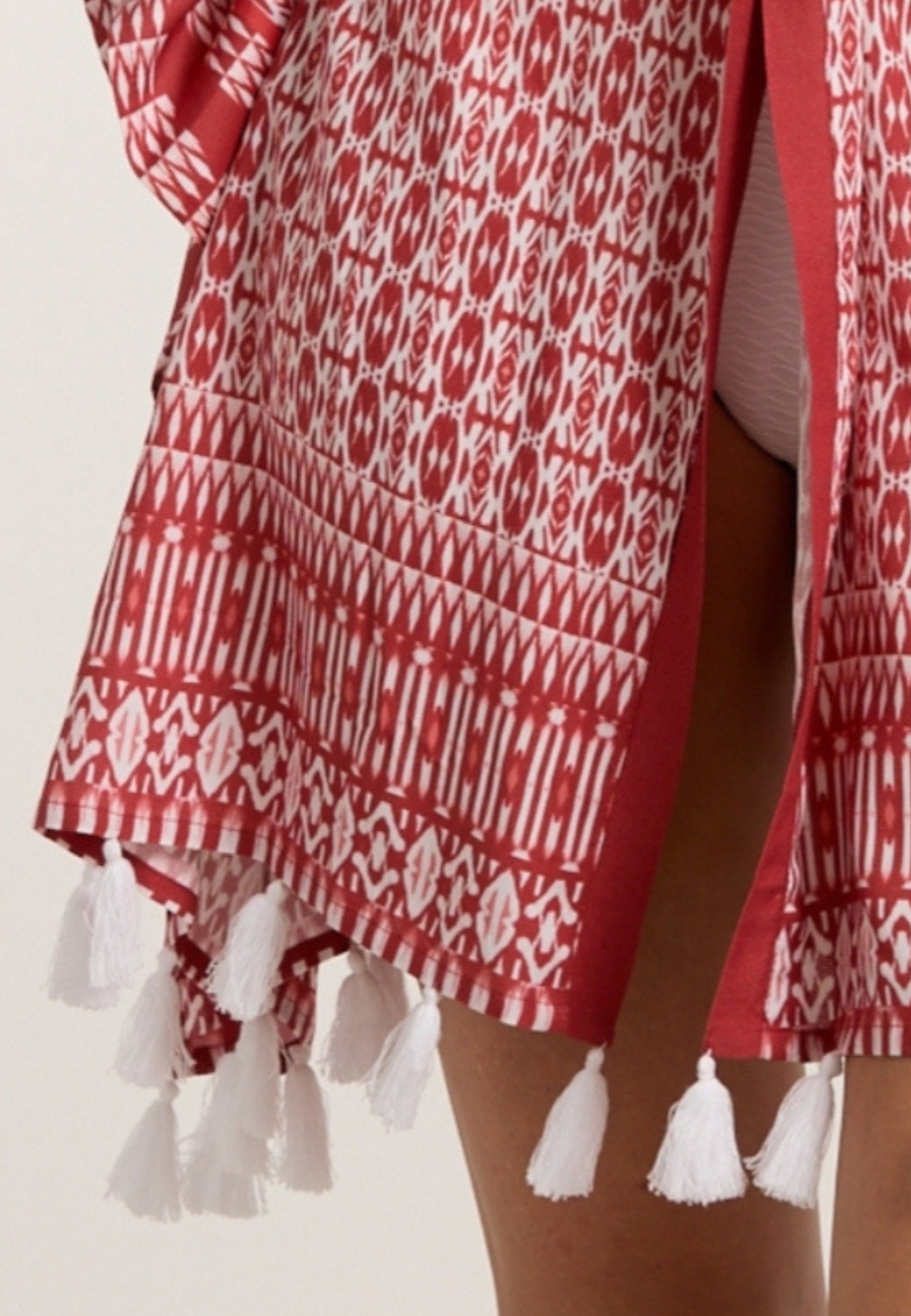 olympia-ethno-beach-cape-strandponcho-berwurf-mit-ikat-print-und-quasten image 7