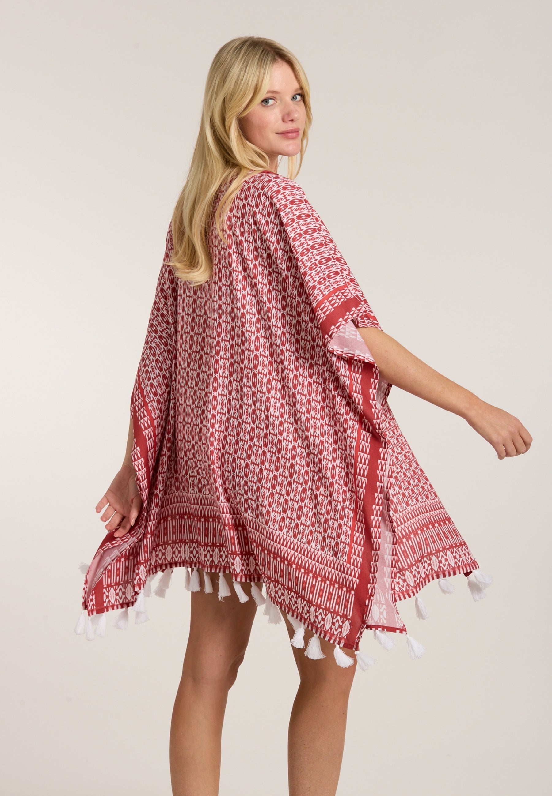 olympia-ethno-beach-cape-strandponcho-berwurf-mit-ikat-print-und-quasten image 4