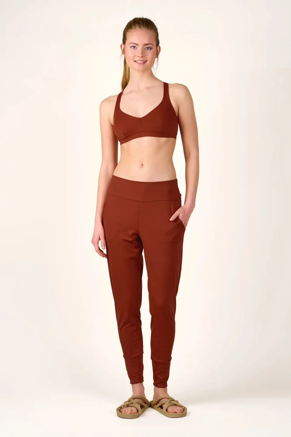 mymarini-loose-leggings-memories-sommerhose-in-rot-mit-weitem-bund-und-taschen image 1